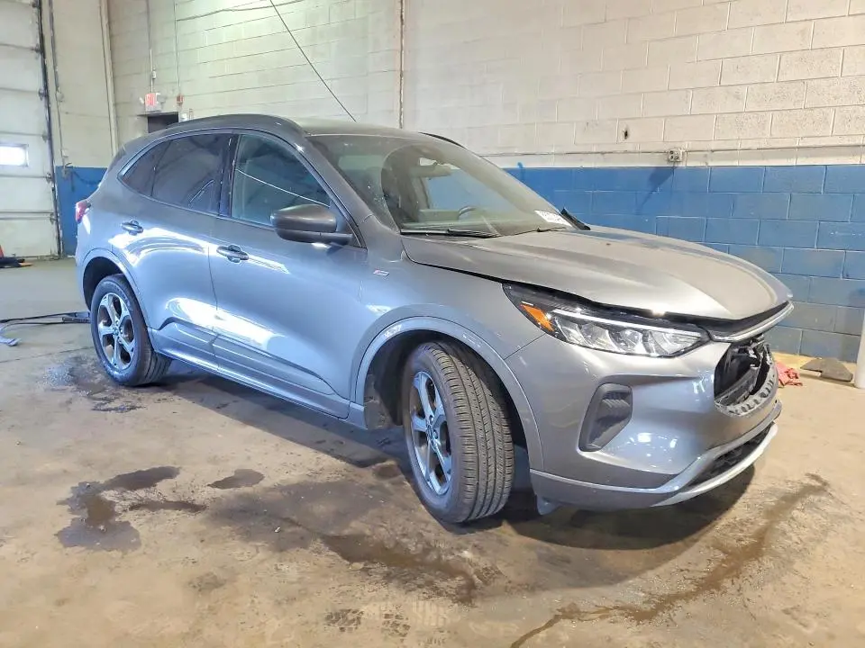 2023 FORD ESCAPE ST LINE  