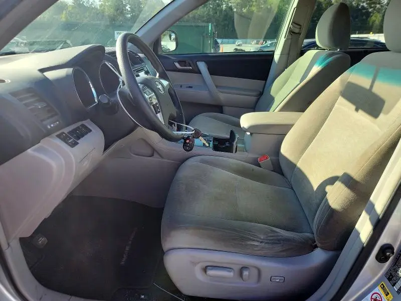 2013 TOYOTA HIGHLANDER PLUS  