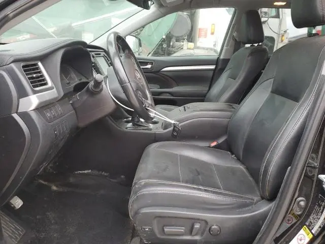 2019 TOYOTA HIGHLANDER SE  