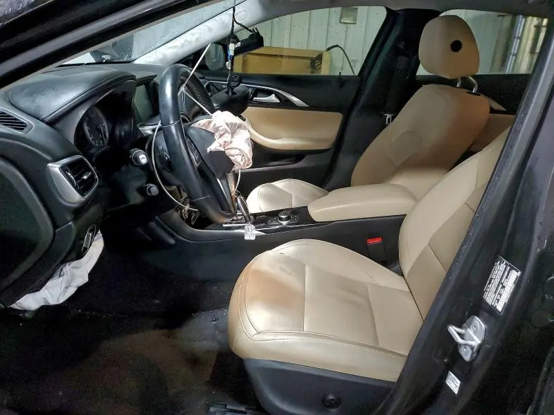 2017 INFINITI QX30 BASE  