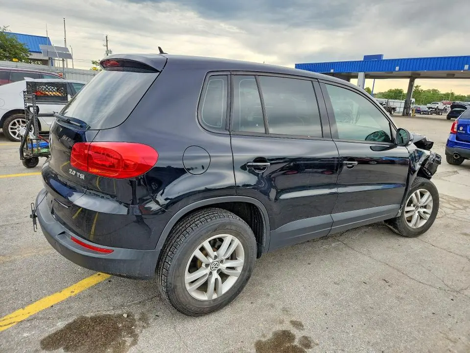 2012 VOLKSWAGEN TIGUAN S  