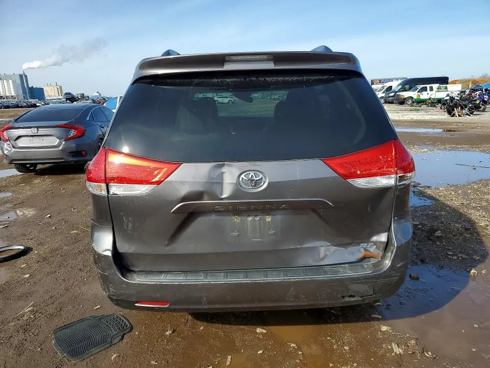 2011 TOYOTA SIENNA XLE 8-PASSENGER  