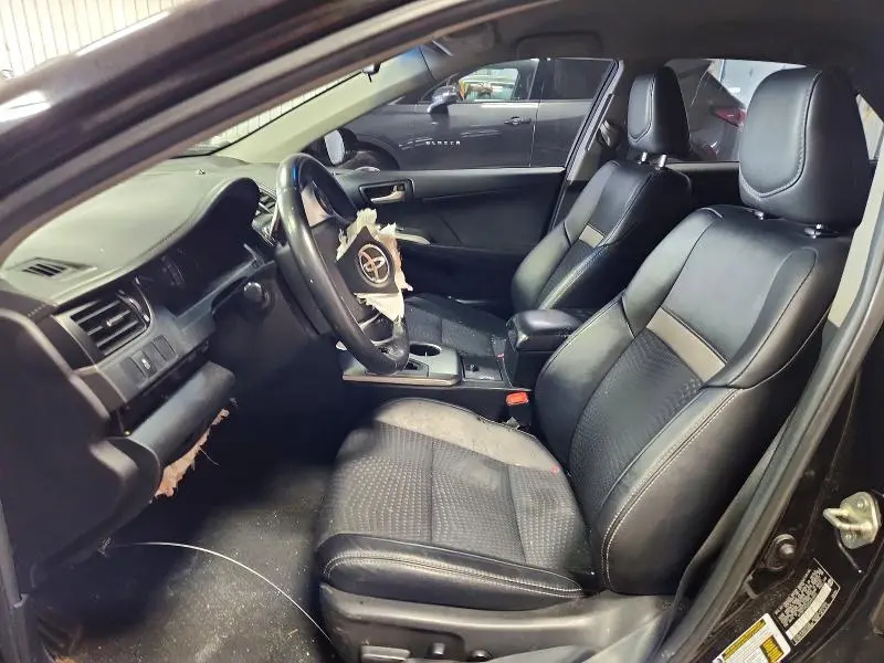2014 TOYOTA CAMRY SE  