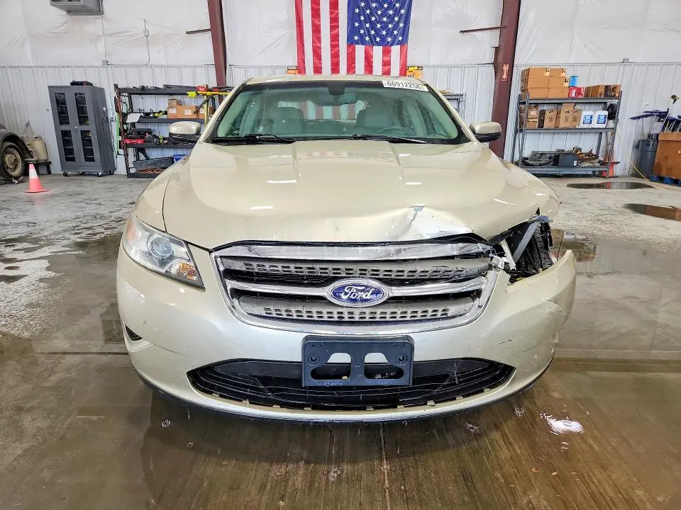 2011 FORD TAURUS SEL  