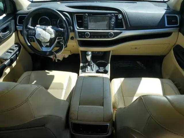2017 TOYOTA HIGHLANDER SE  
