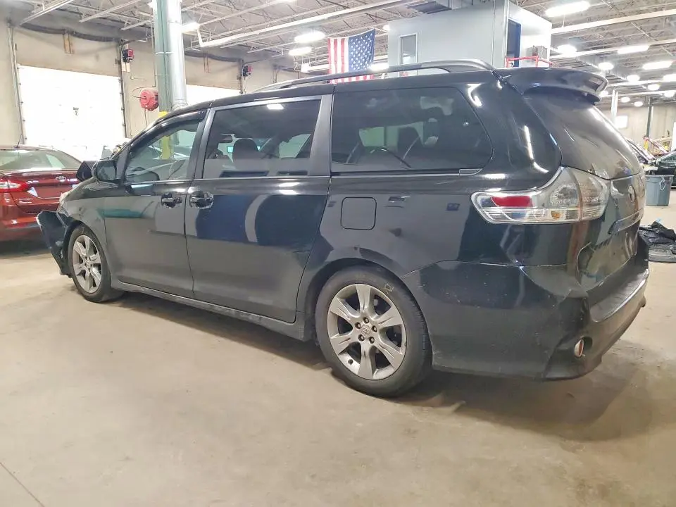 2012 TOYOTA SIENNA SE 8-PASSENGER  