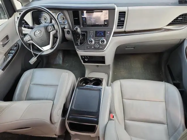 2015 TOYOTA SIENNA XLE  