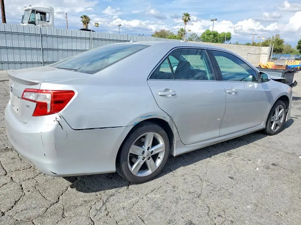 2013 TOYOTA CAMRY SE  