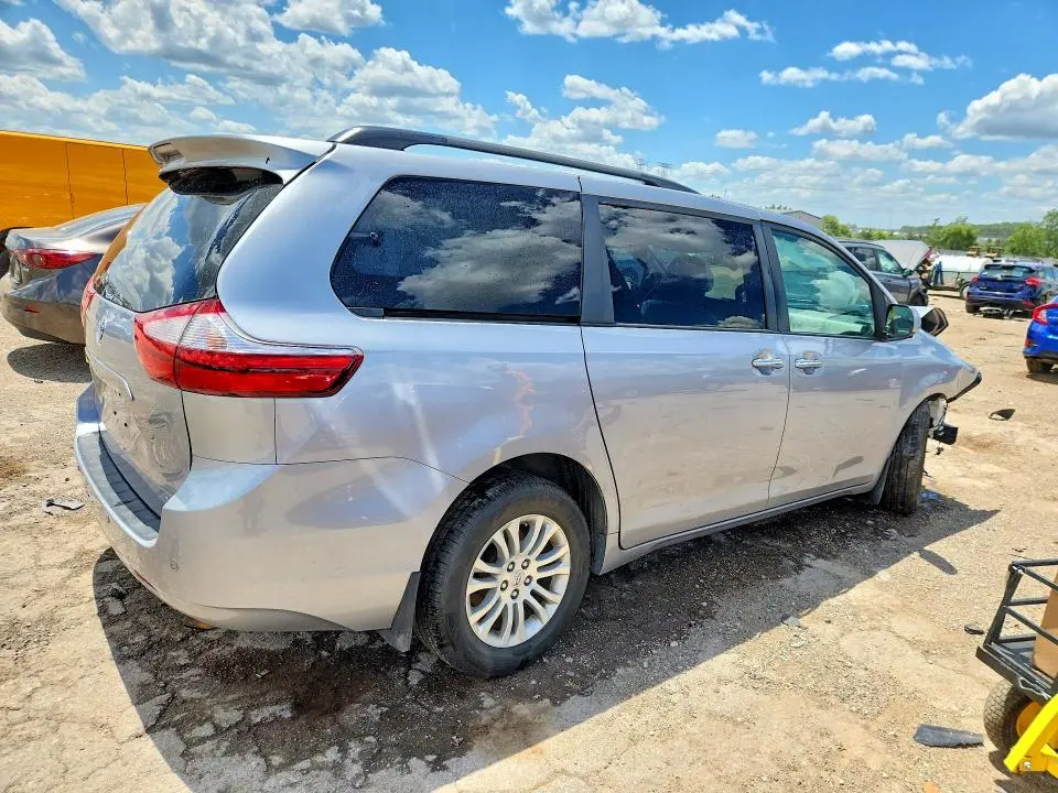 2017 TOYOTA SIENNA XLE 8-PASSENGER  