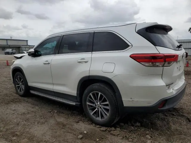 2019 TOYOTA HIGHLANDER SE  