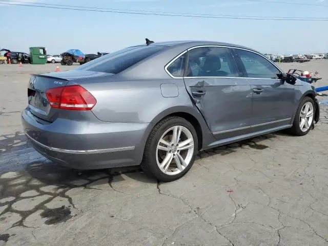 2015 VOLKSWAGEN PASSAT SE  