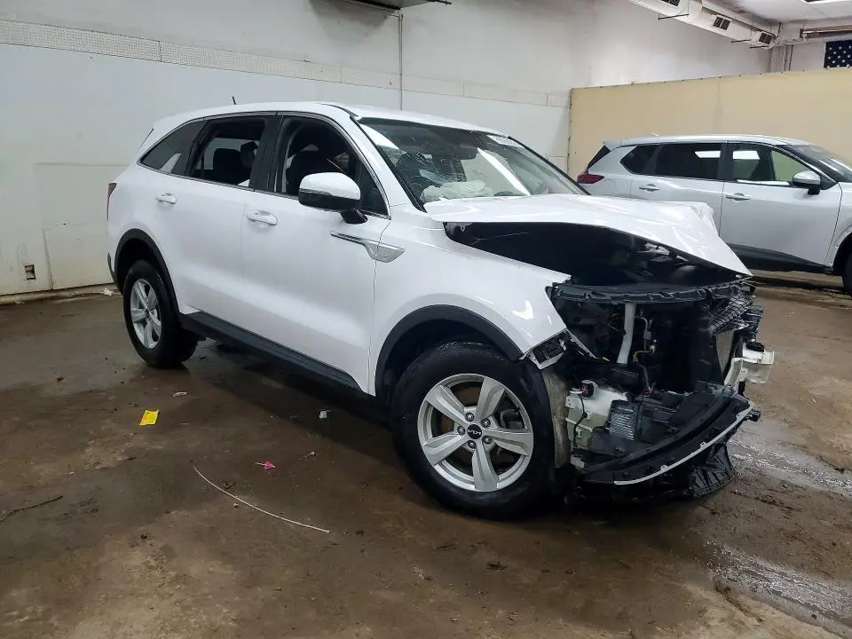 2022 KIA SORENTO LX  