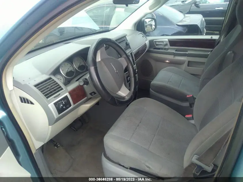 2010 CHRYSLER TOWN & COUNTRY TOURING