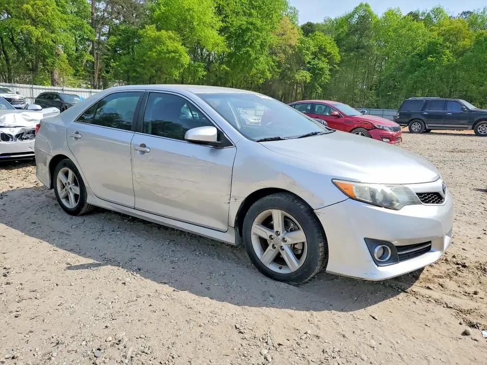 2012 TOYOTA CAMRY SE  
