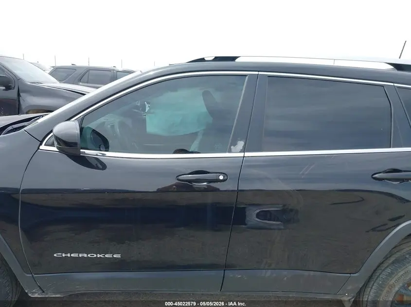 2019 JEEP CHEROKEE LATITUDE 4X4