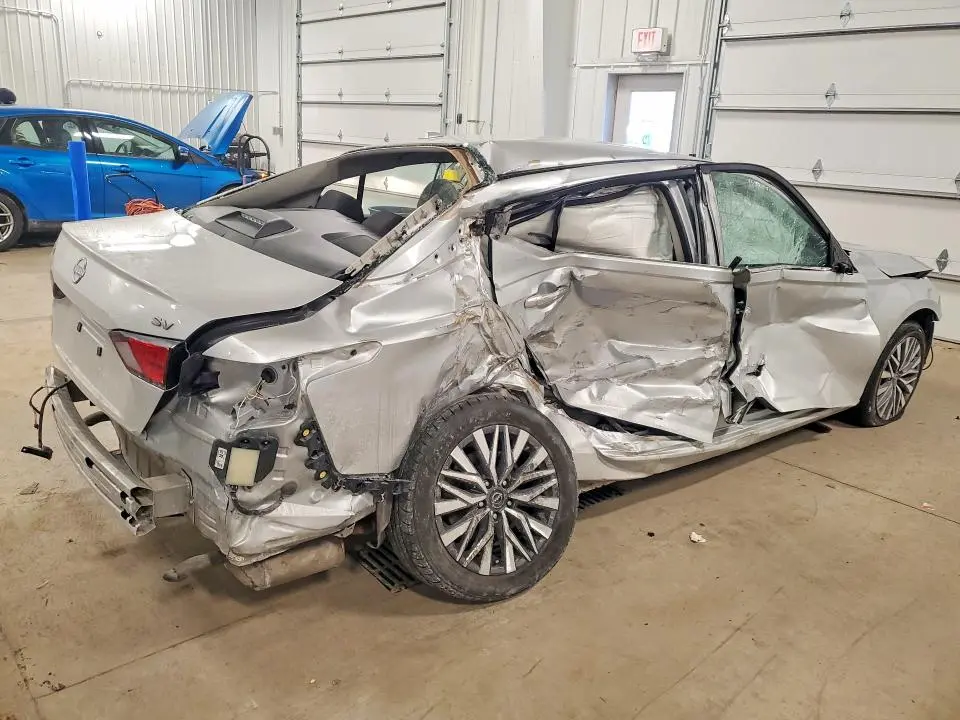 2024 NISSAN ALTIMA SV  