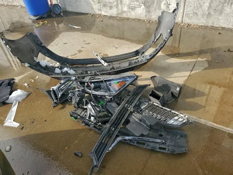 2017 KIA CADENZA PREMIUM  