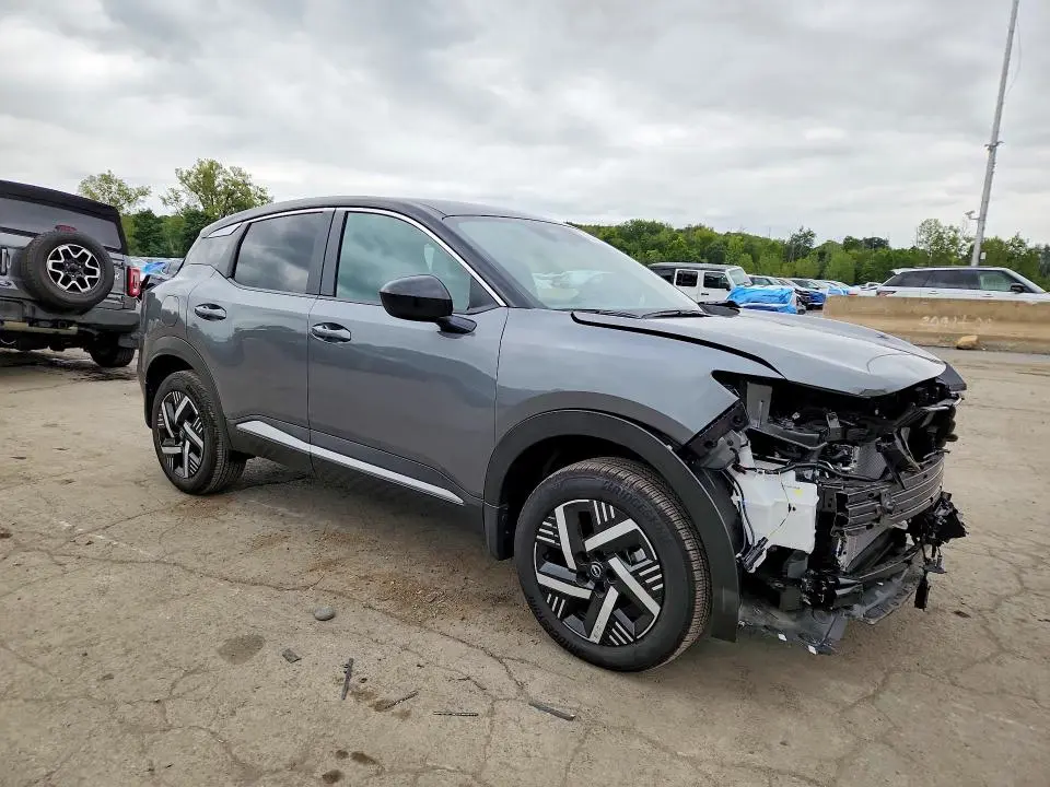 2025 NISSAN KICKS SV  