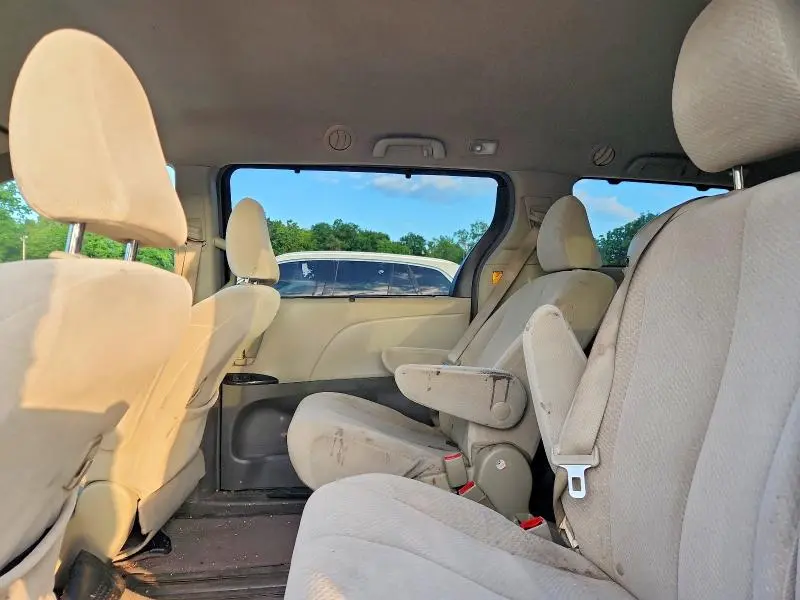 2011 TOYOTA SIENNA LE  