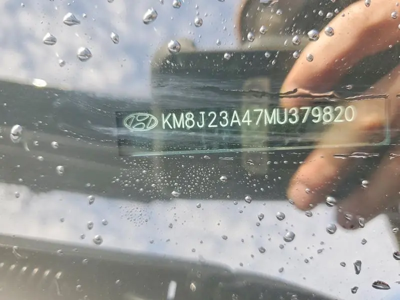 2021 HYUNDAI TUCSON SE  