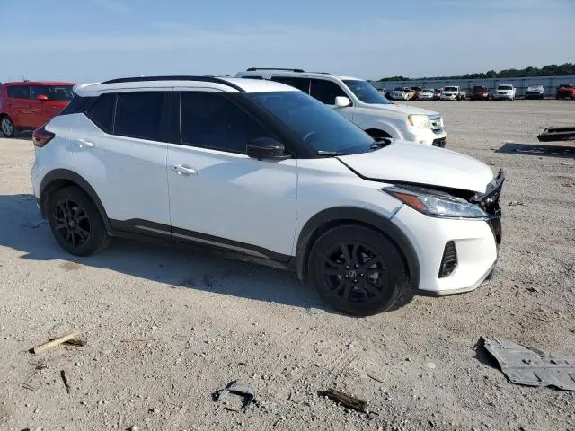 2024 NISSAN KICKS SR  