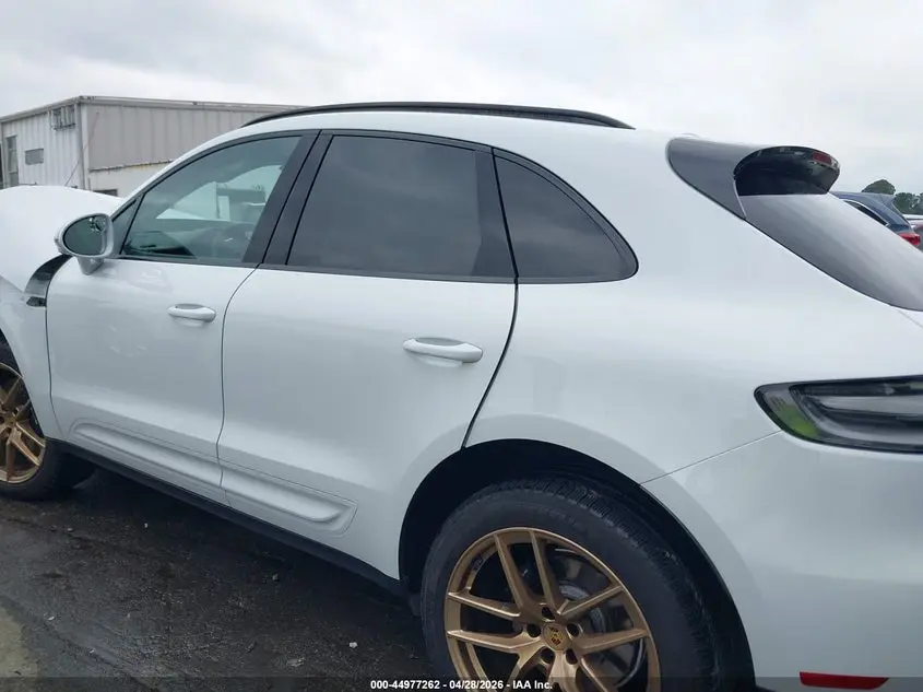 2025 PORSCHE MACAN T