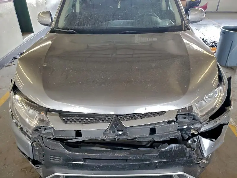 2020 MITSUBISHI OUTLANDER SE  