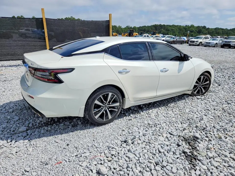 2023 NISSAN MAXIMA SV  