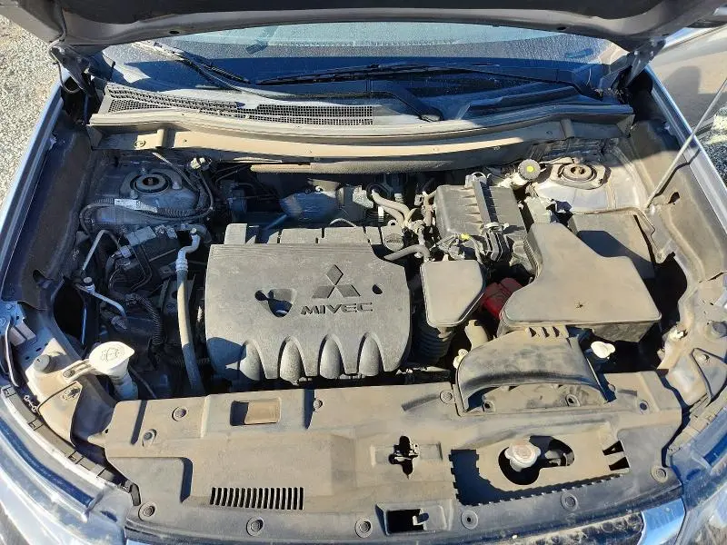 2018 MITSUBISHI OUTLANDER SE  