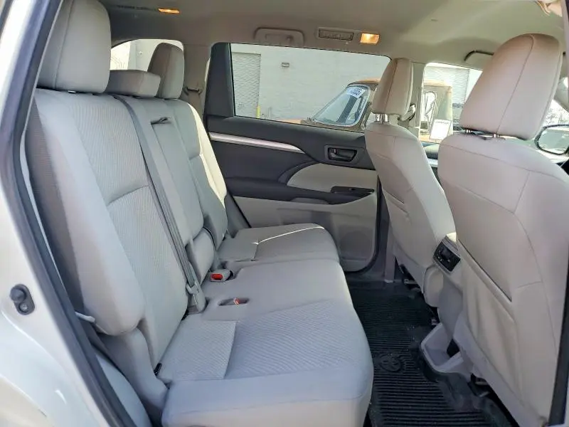 2018 TOYOTA HIGHLANDER LE  