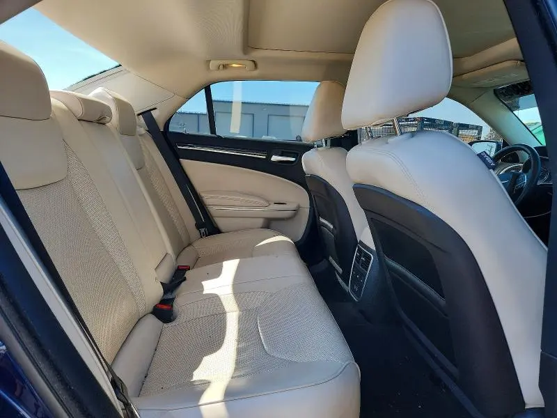2016 CHRYSLER 300C   