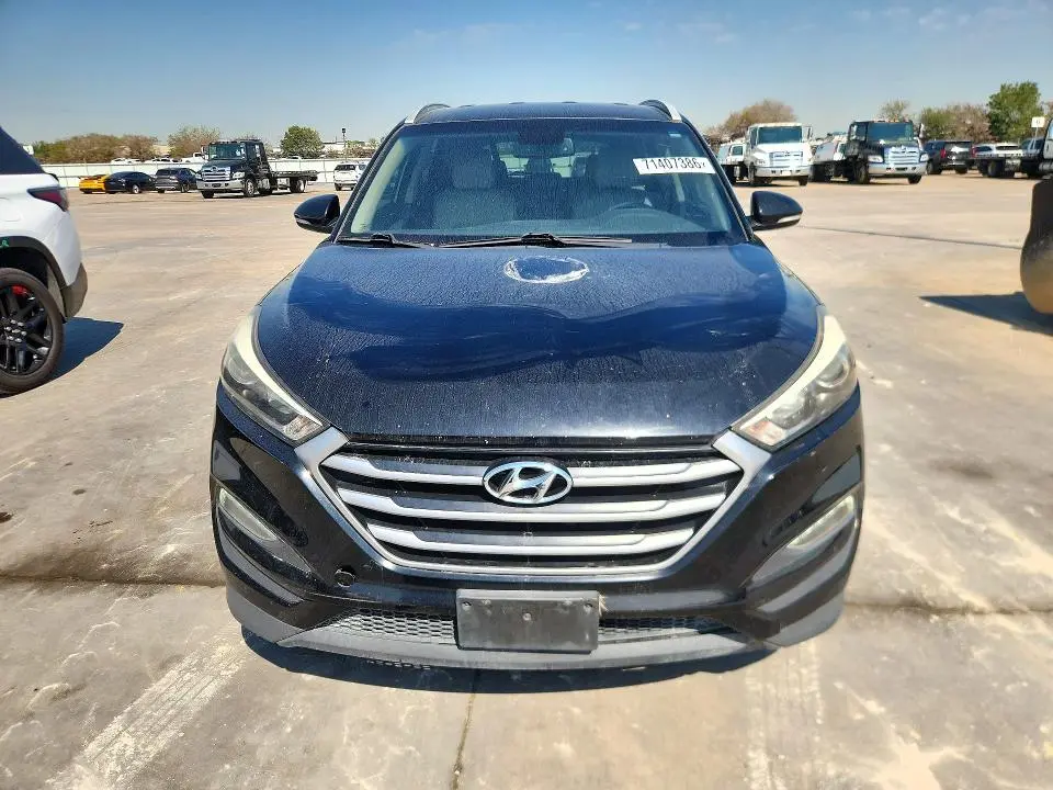 2017 HYUNDAI TUCSON SE PLUS  