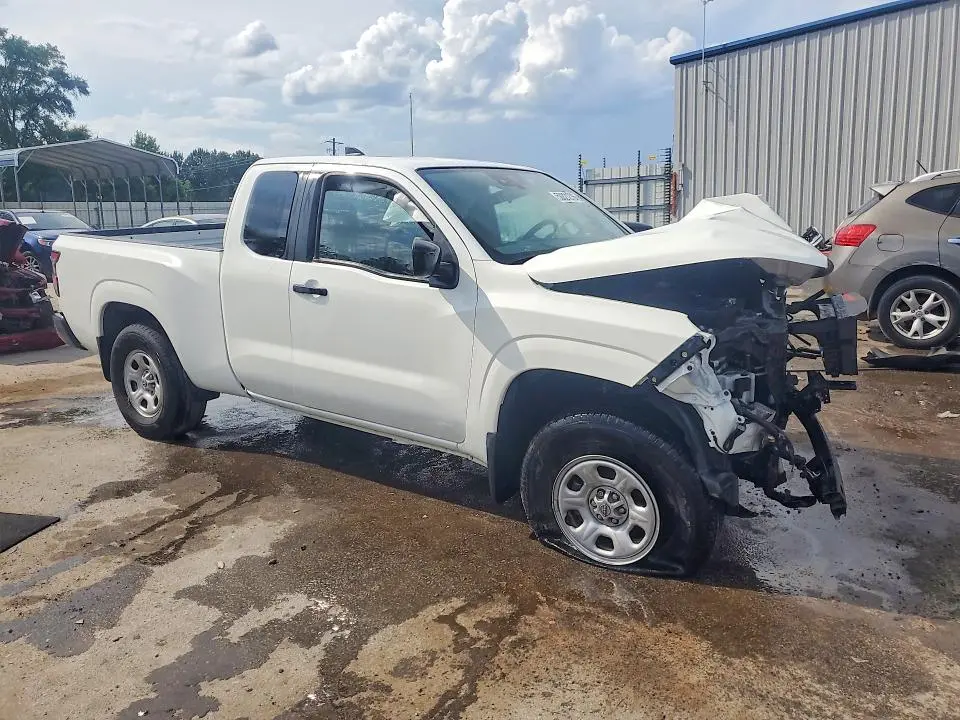 2023 NISSAN FRONTIER S  