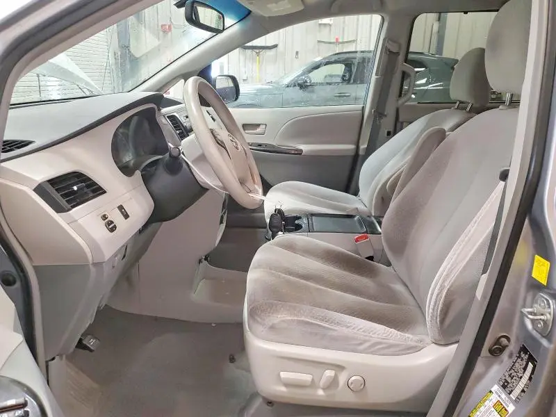2011 TOYOTA SIENNA LE  