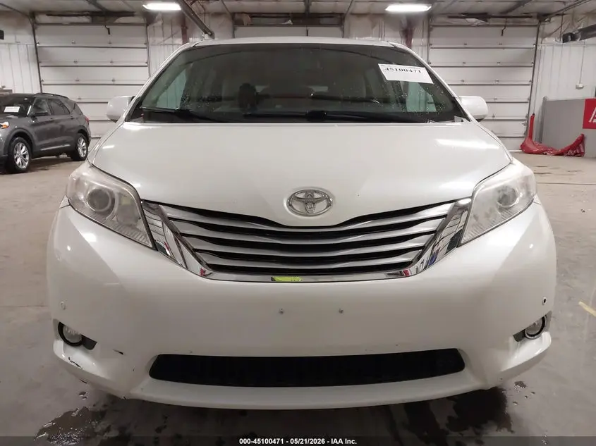 2011 TOYOTA SIENNA LIMITED V6