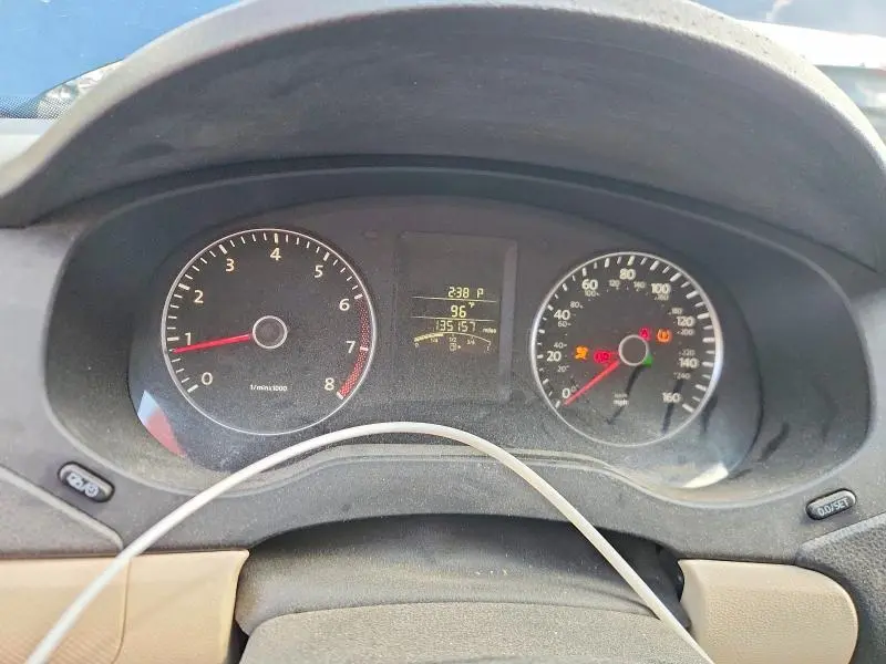 2012 VOLKSWAGEN JETTA SE  