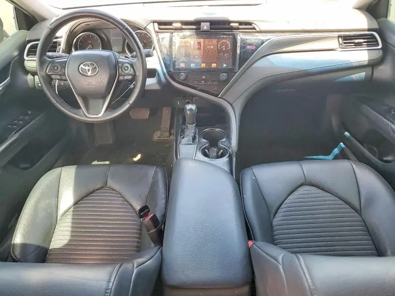 2018 TOYOTA CAMRY SE  