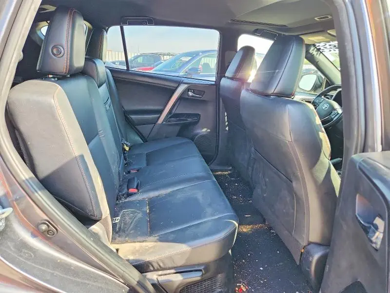 2017 TOYOTA RAV4 HV SE  
