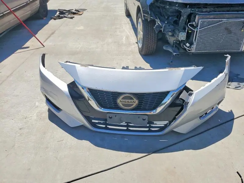 2020 NISSAN VERSA SV  