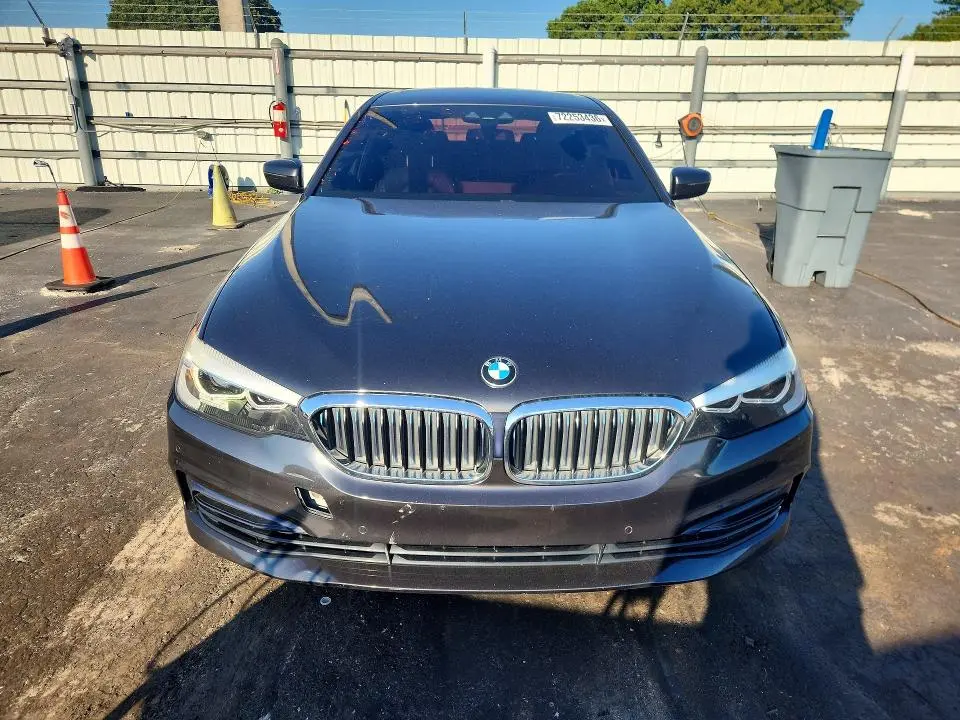 2019 BMW 530E   