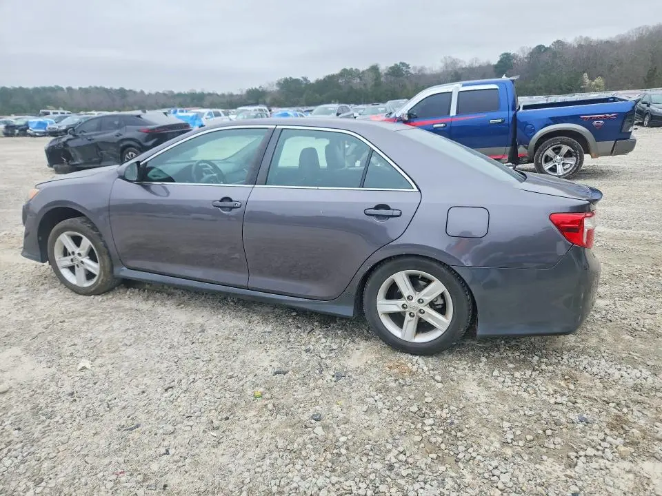 2014 TOYOTA CAMRY SE  