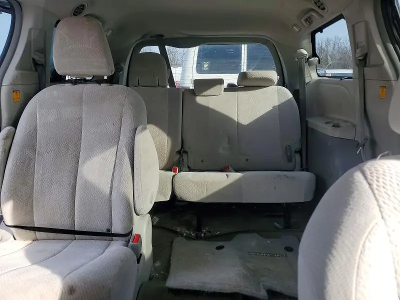 2013 TOYOTA SIENNA LE 7-PASSENGER  