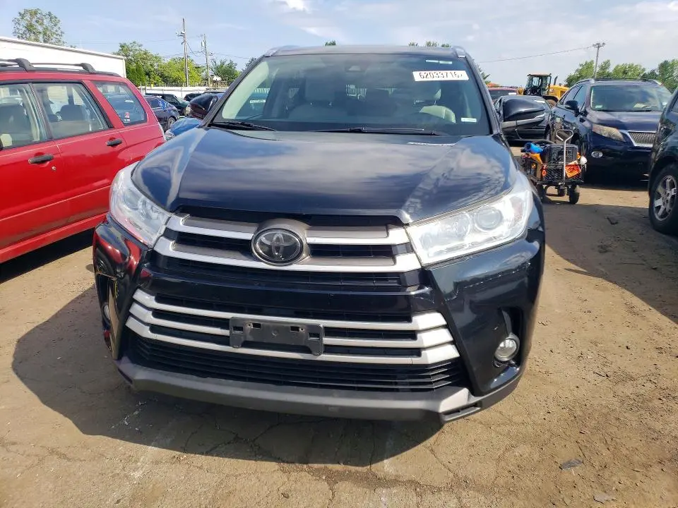 2019 TOYOTA HIGHLANDER XLE  