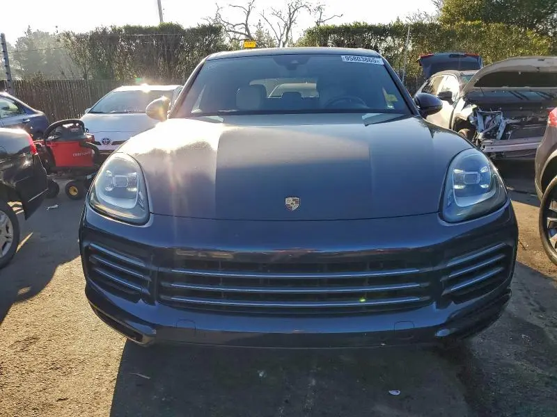 2019 PORSCHE CAYENNE   
