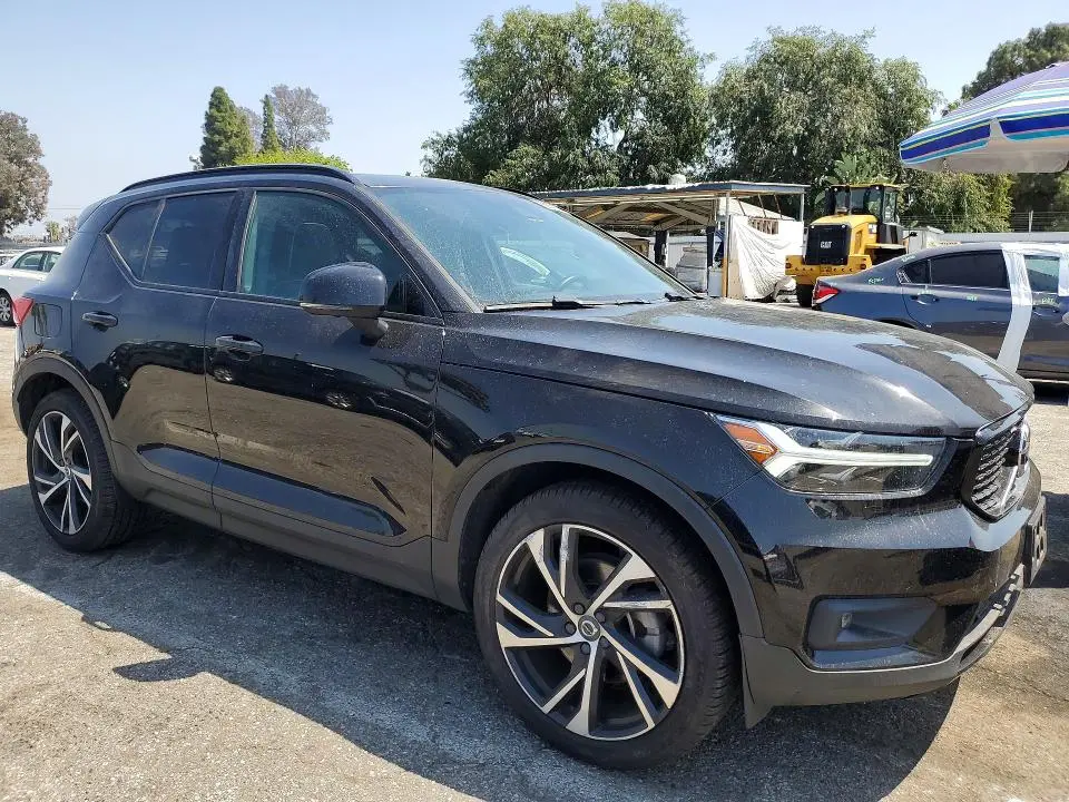 2021 VOLVO XC40 T5 R-DESIGN  