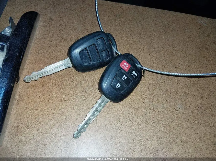 2018 TOYOTA COROLLA LE