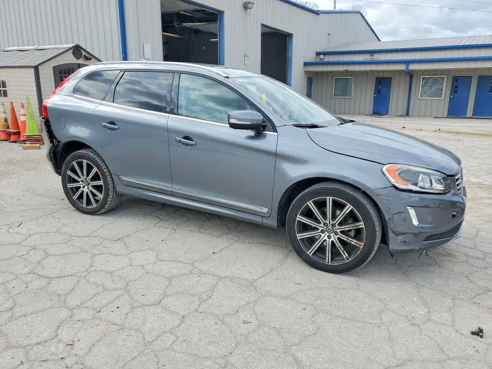 2017 VOLVO XC60 T6 INSCRIPTION  