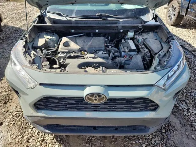 2019 TOYOTA RAV4 XLE  