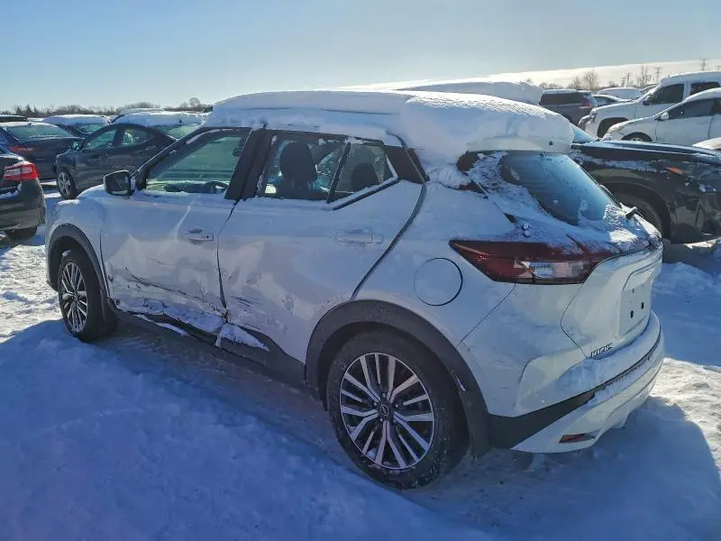 2022 NISSAN KICKS SV  