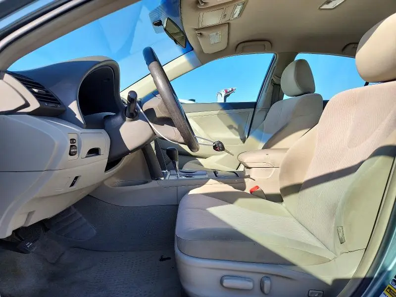 2010 TOYOTA CAMRY LE  